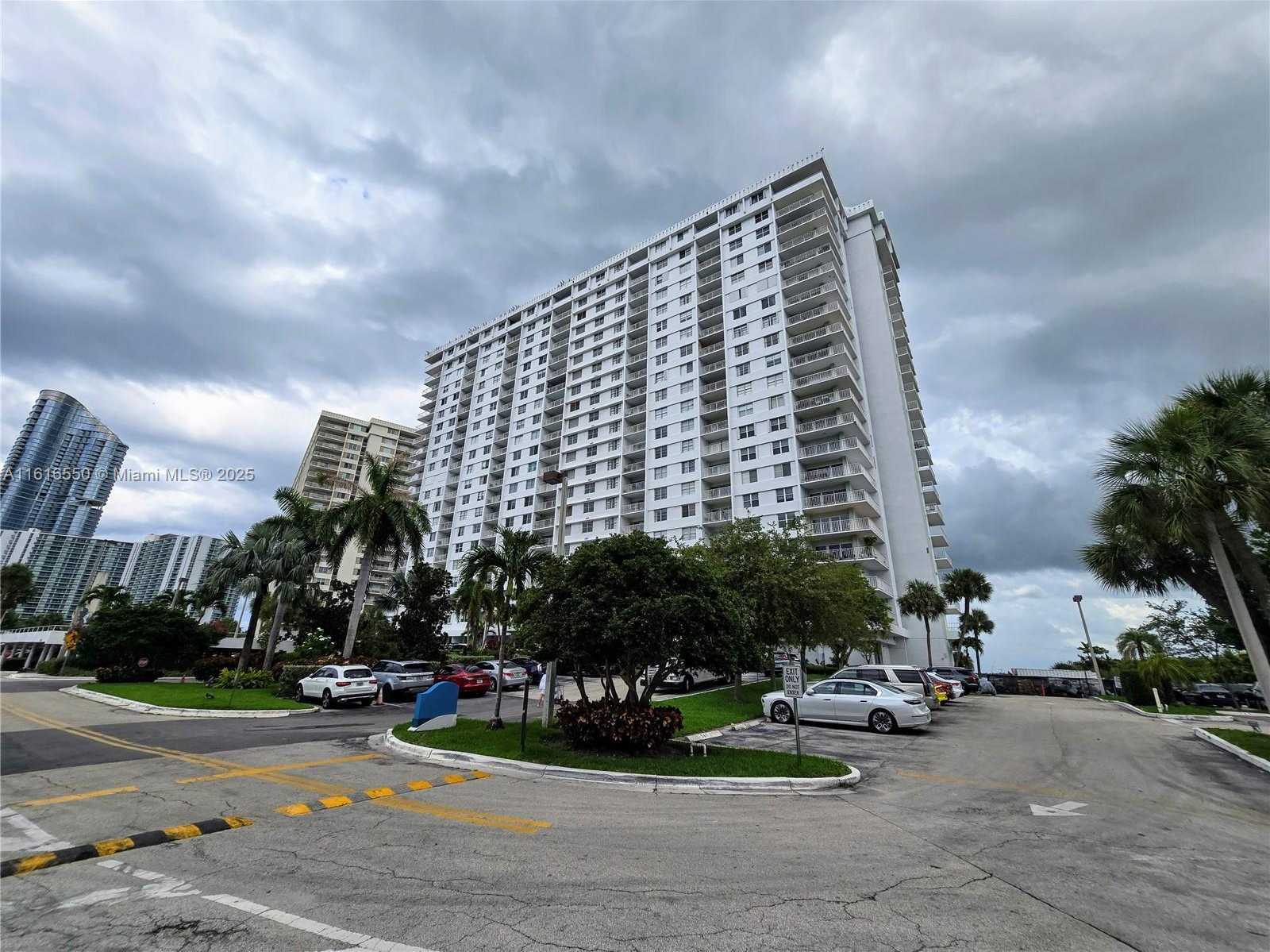 Small Image of 500 BAYVIEW DR #732, Sunny Isles Beach Number 32