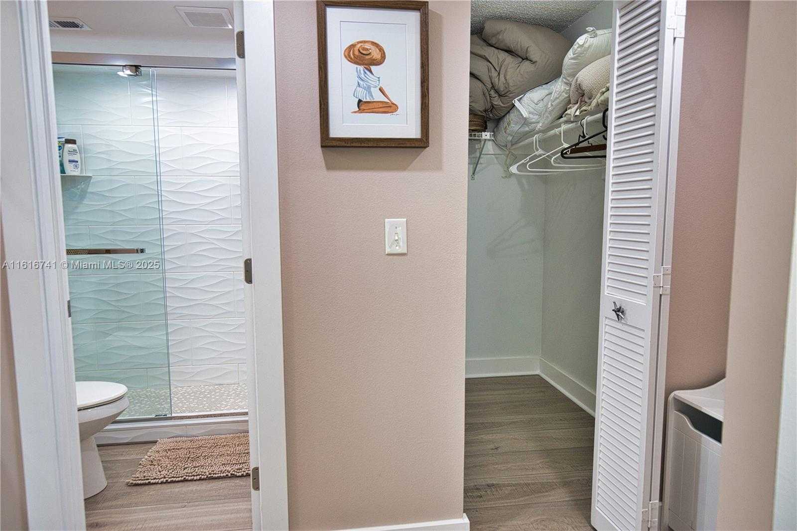 Small Image of 2810 NORTH BEACH RD #D108, Englewood Number 21