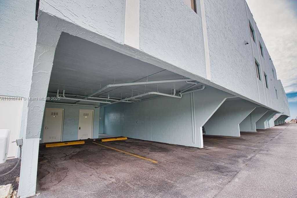 Small Image of 2810 NORTH BEACH RD #D108, Englewood Number 45