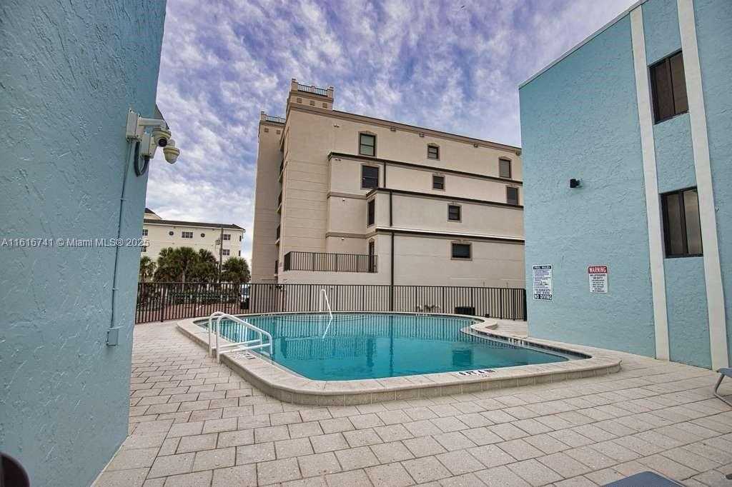 Small Image of 2810 NORTH BEACH RD #D108, Englewood Number 46