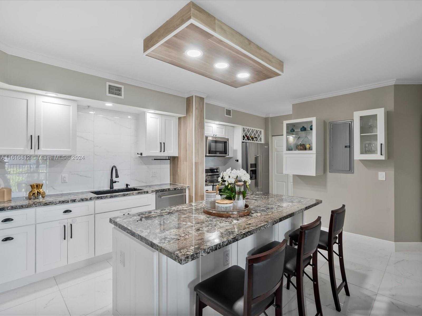 Small Image of 17100 NORTH BAY RD #1602, Sunny Isles Beach Number 2