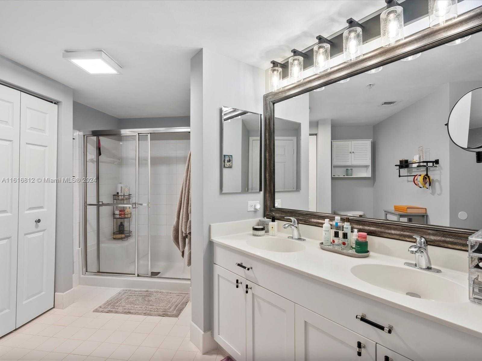 Small Image of 17100 NORTH BAY RD #1602, Sunny Isles Beach Number 20