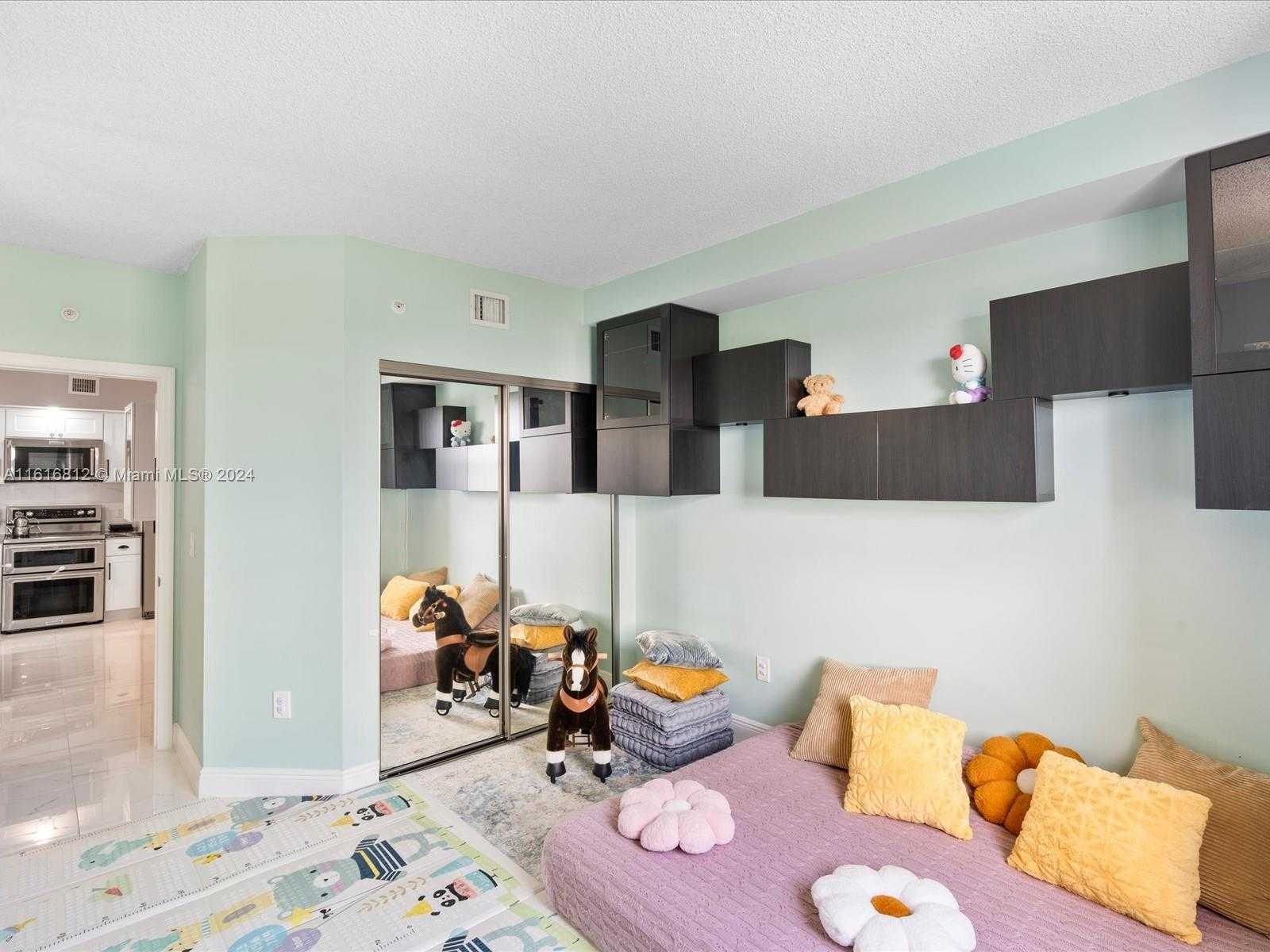 Small Image of 17100 NORTH BAY RD #1602, Sunny Isles Beach Number 23