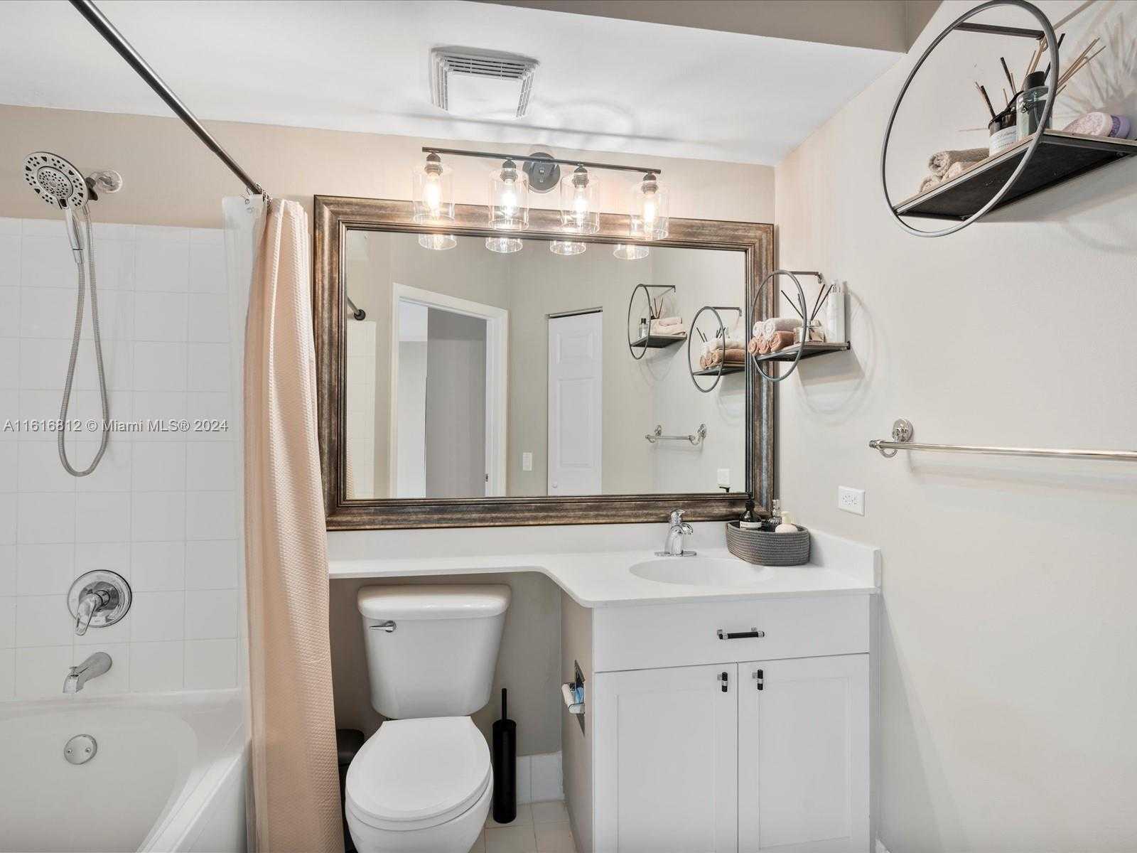 Small Image of 17100 NORTH BAY RD #1602, Sunny Isles Beach Number 24