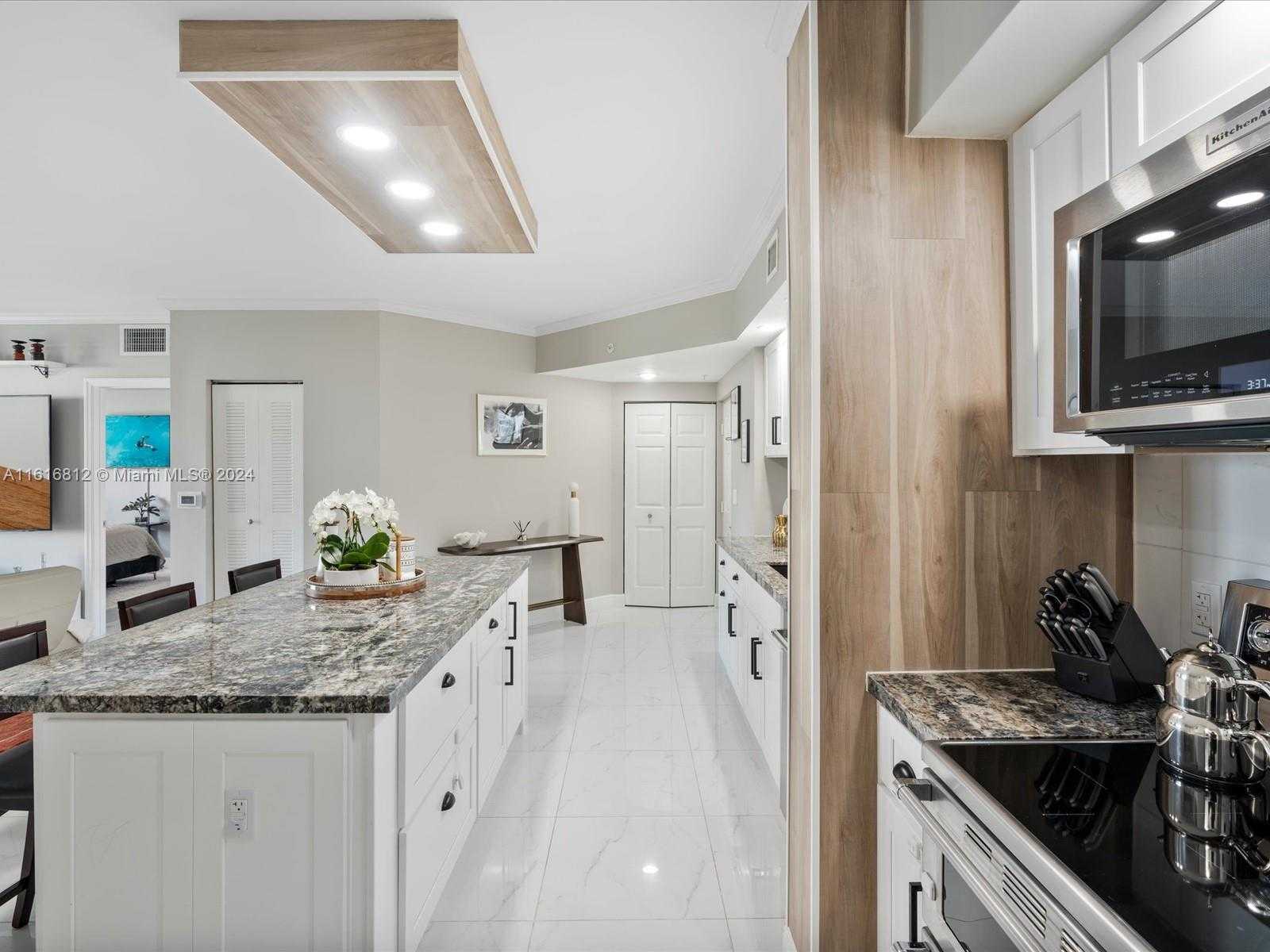 Small Image of 17100 NORTH BAY RD #1602, Sunny Isles Beach Number 4