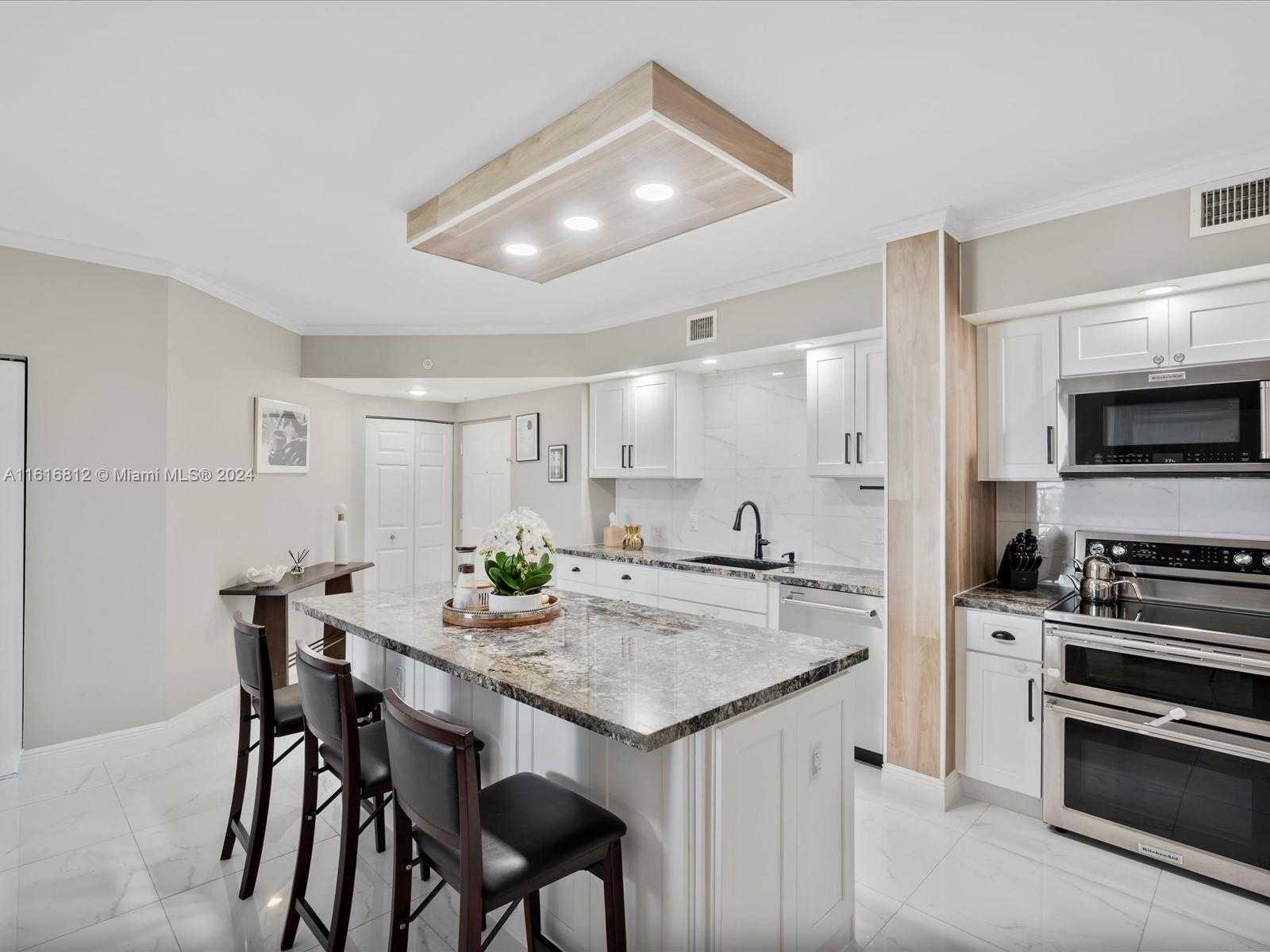 Small Image of 17100 NORTH BAY RD #1602, Sunny Isles Beach Number 7
