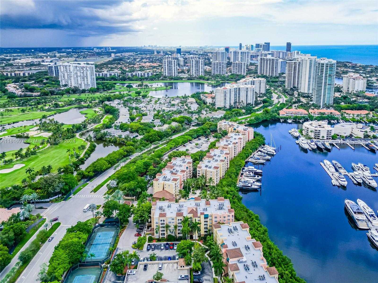 Small Image of 19701 E Country Club Dr, Aventura, FL 33180, USA Number 19
