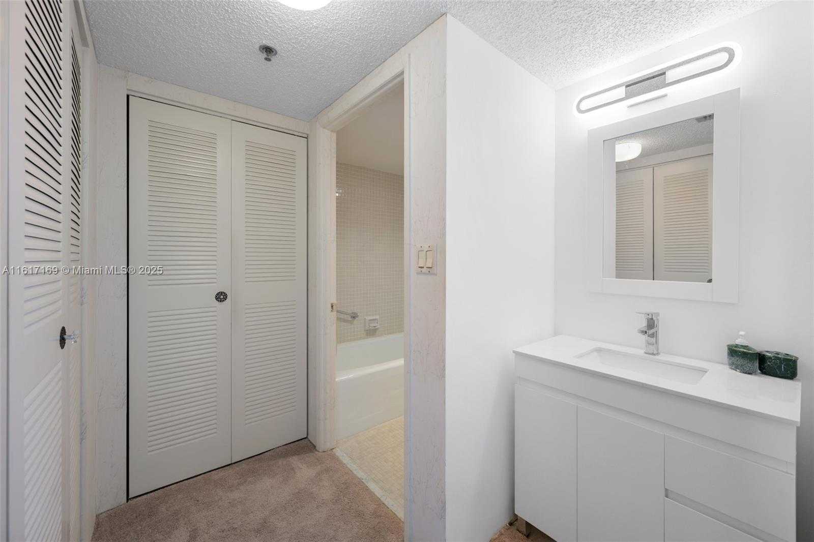 Small Image of 20505 EAST COUNTRY CLUB DR #1138, Aventura Number 14