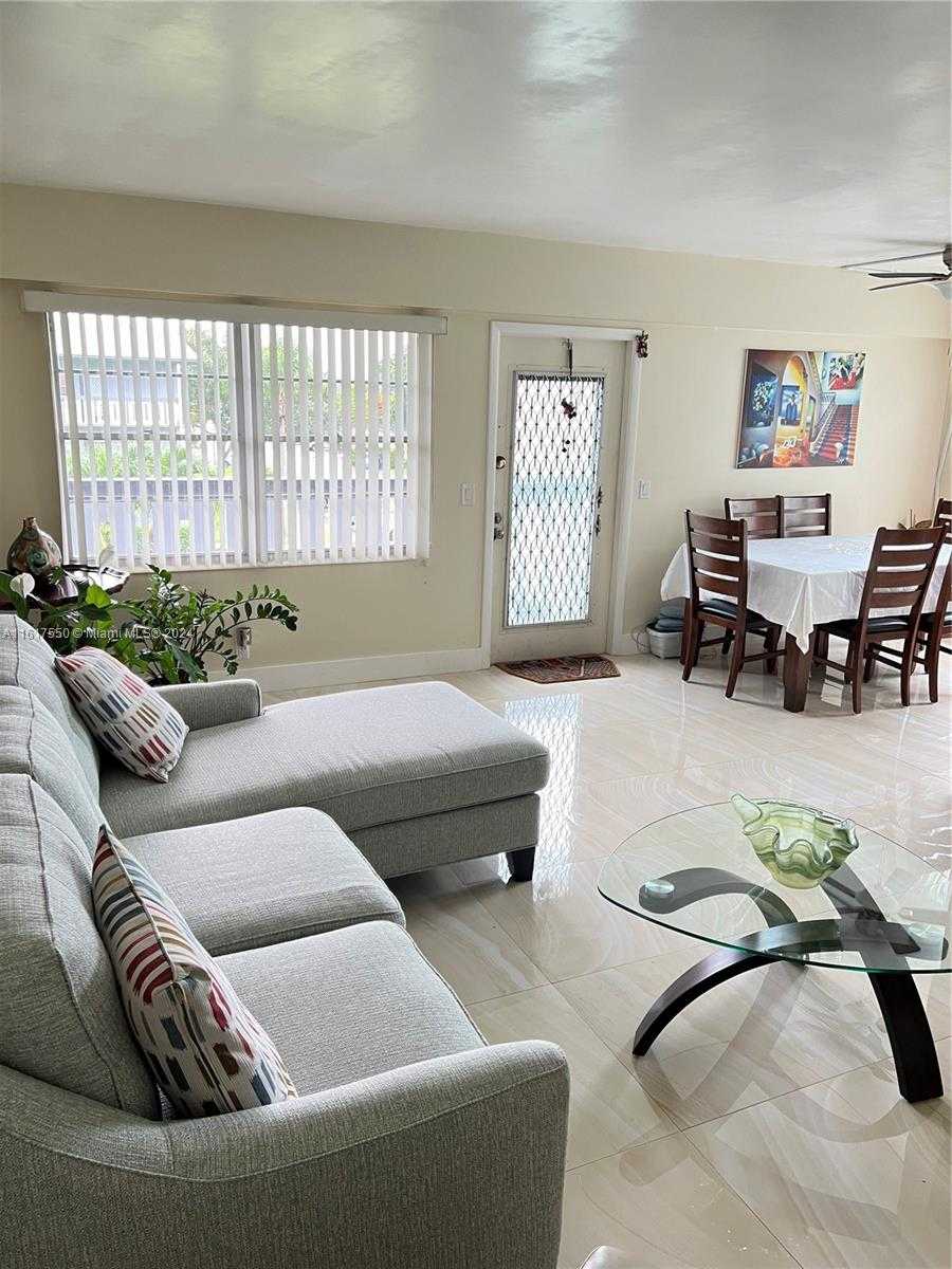 Small Image of 155 SUFFOLK D #D, Boca Raton Number 2