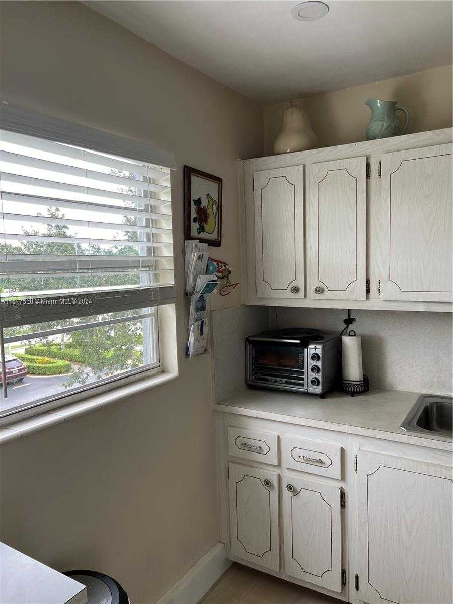 Small Image of 155 SUFFOLK D #D, Boca Raton Number 29