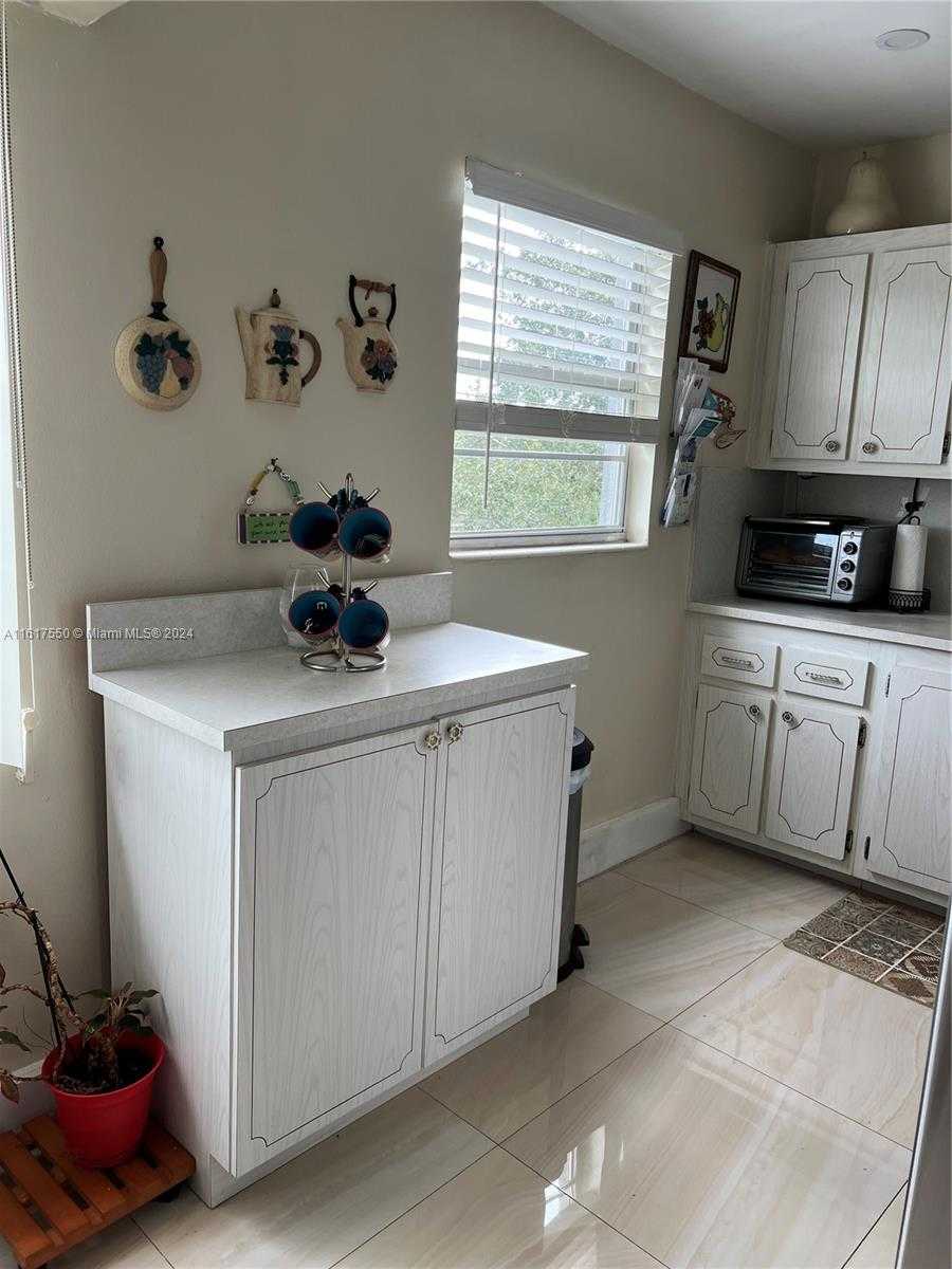 Small Image of 155 SUFFOLK D #D, Boca Raton Number 31