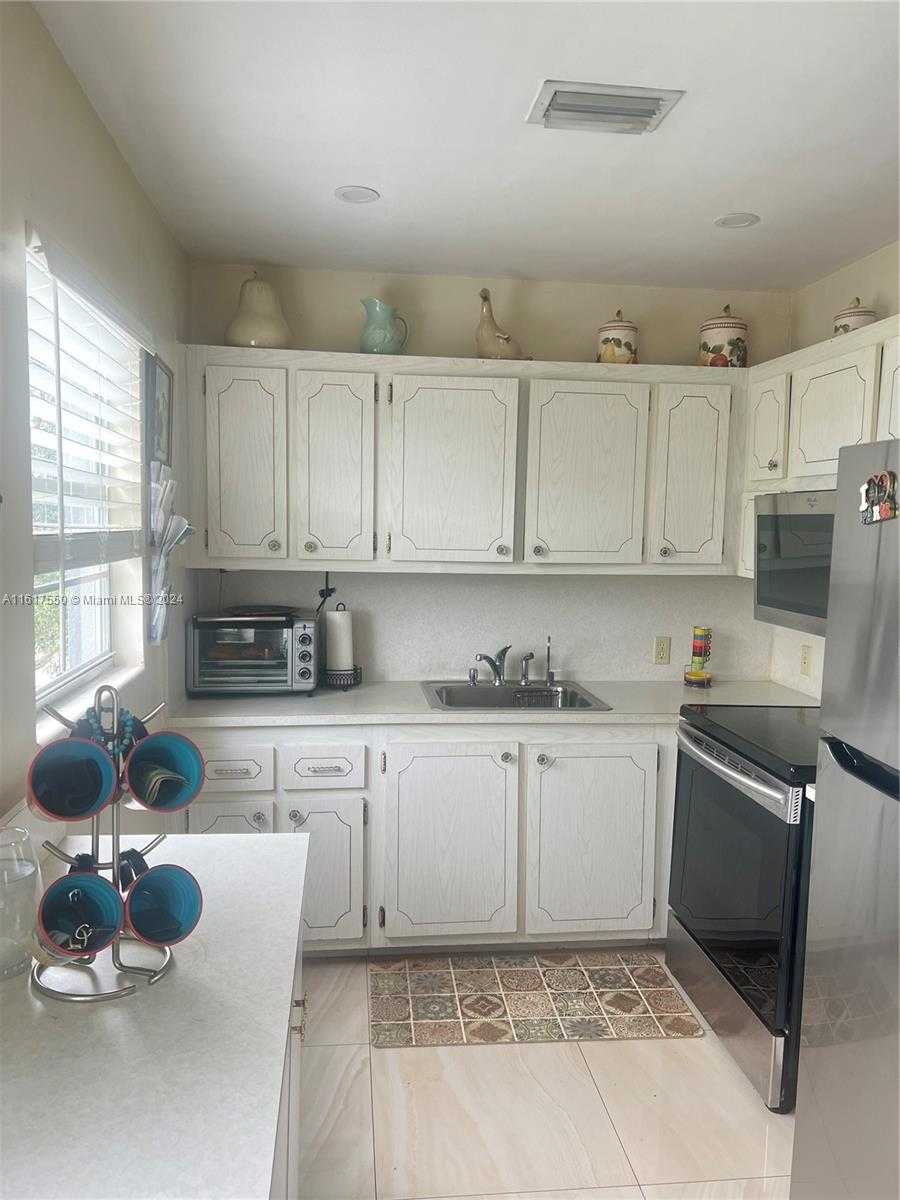 Small Image of 155 SUFFOLK D #D, Boca Raton Number 35