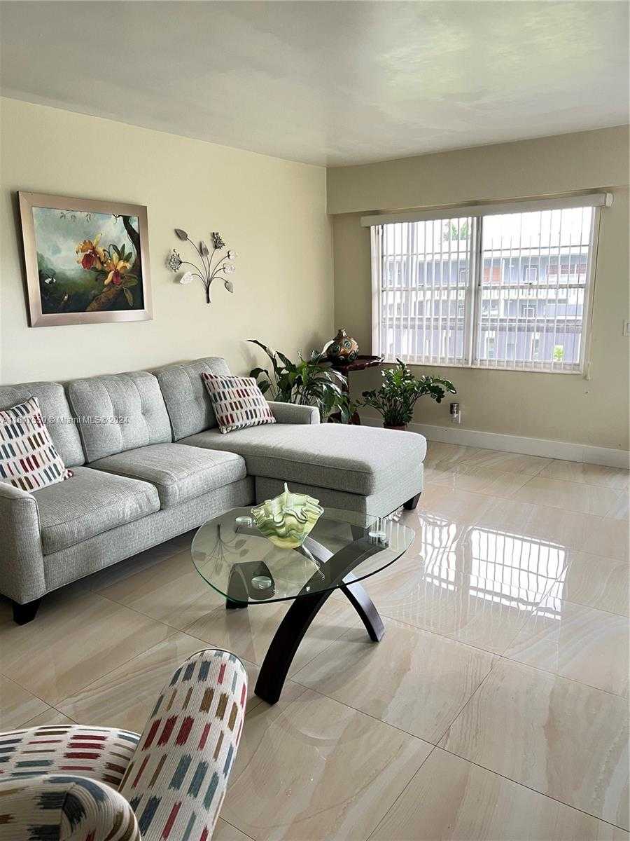 Small Image of 155 SUFFOLK D #D, Boca Raton Number 5