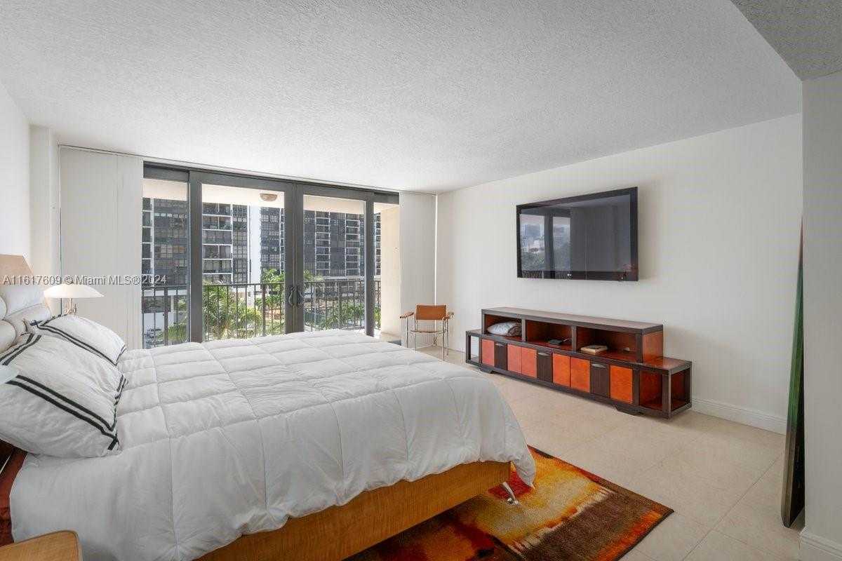 Small Image of 1915 BRICKELL AVE #C506, Miami Number 18
