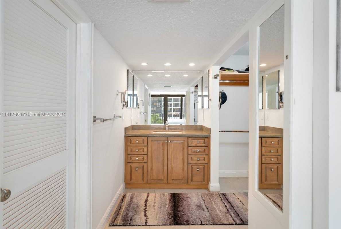 Small Image of 1915 BRICKELL AVE #C506, Miami Number 22