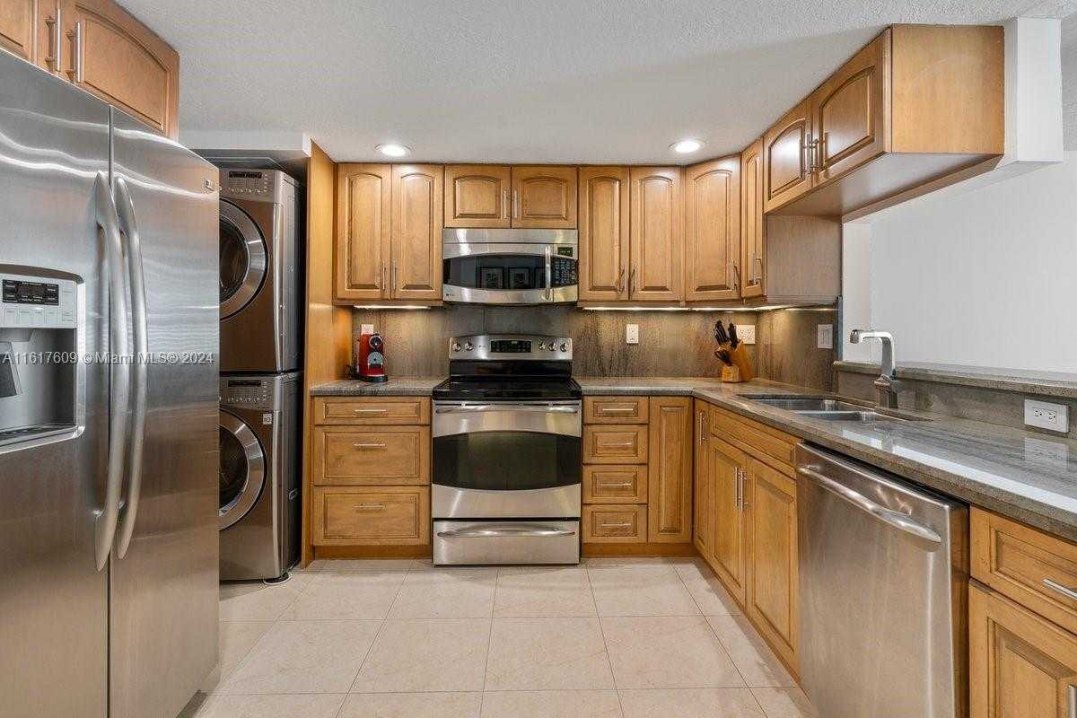 Small Image of 1915 BRICKELL AVE #C506, Miami Number 5