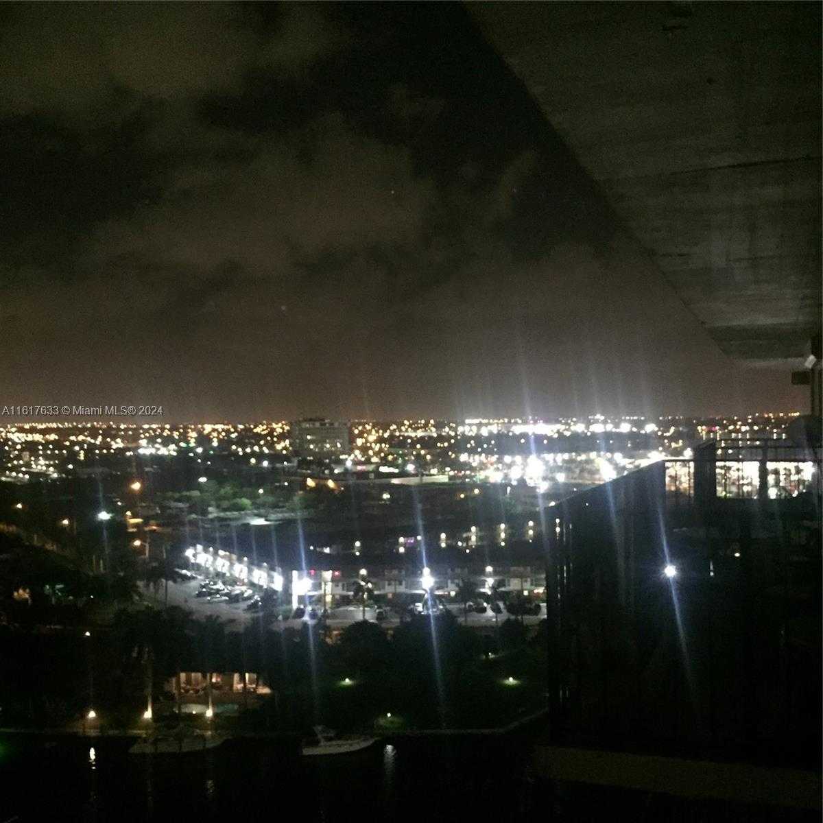 Small Image of 427 GOLDEN ISLES DR #16B, Hallandale Beach Number 13