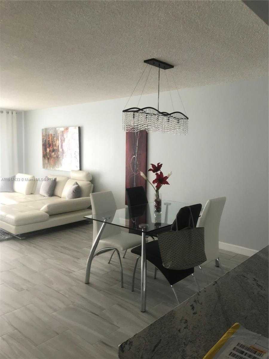 Small Image of 427 GOLDEN ISLES DR #16B, Hallandale Beach Number 3