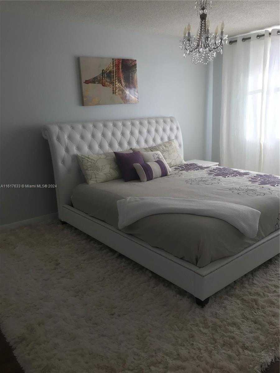 Small Image of 427 GOLDEN ISLES DR #16B, Hallandale Beach Number 5