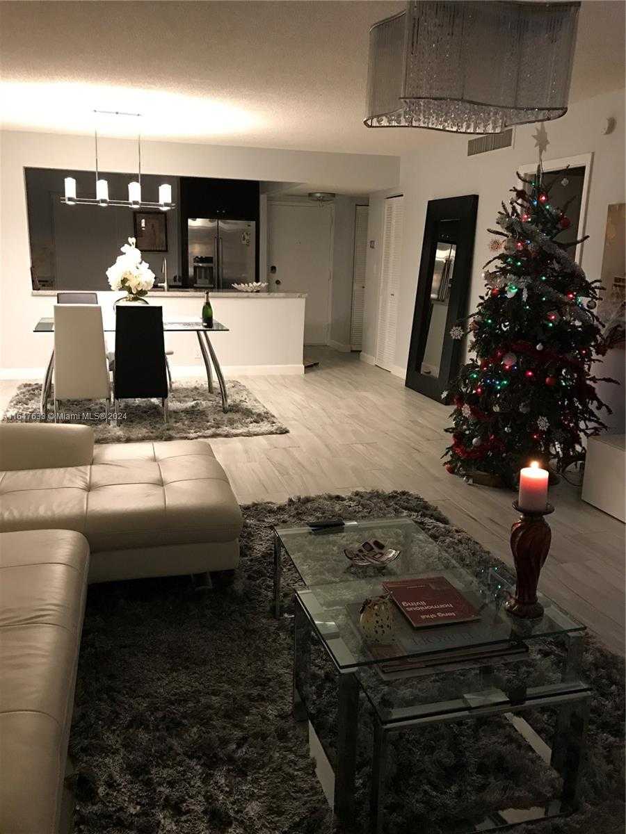 Small Image of 427 GOLDEN ISLES DR #16B, Hallandale Beach Number 9