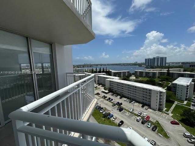 Small Image of 18011 BISCAYNE BLVD #1605, Aventura Number 19