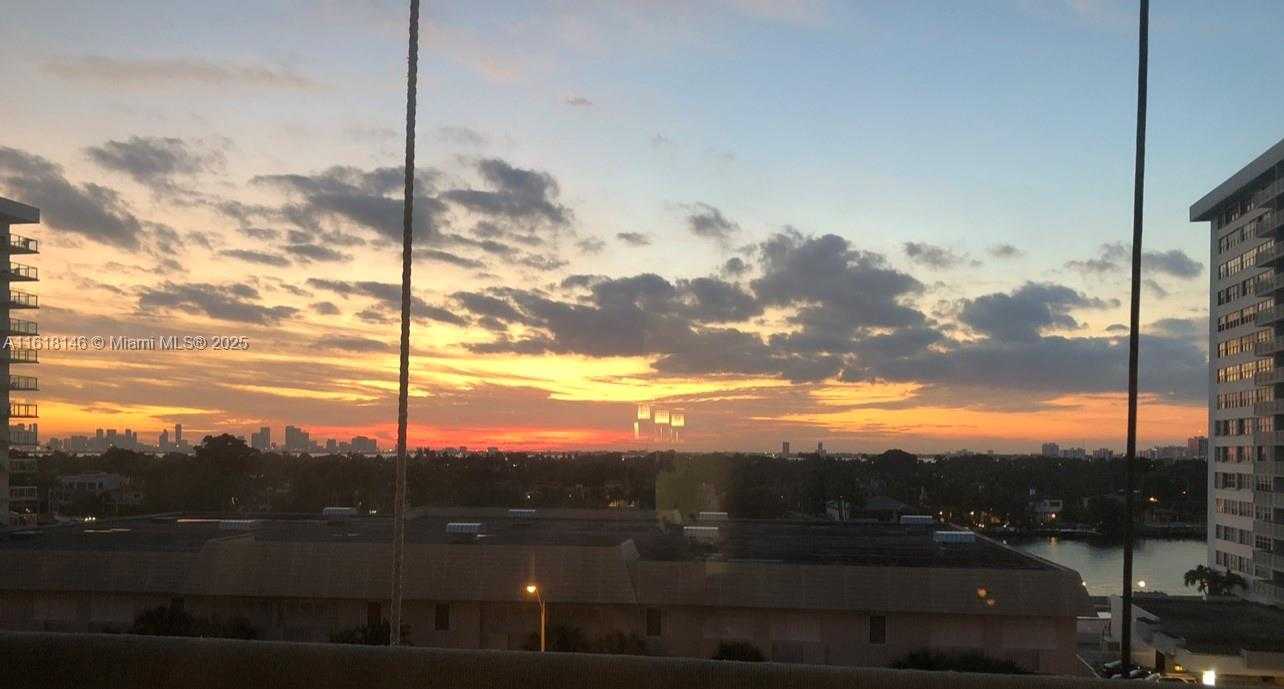 Small Image of 5825 COLLINS AVE #7B, Miami Beach Number 10