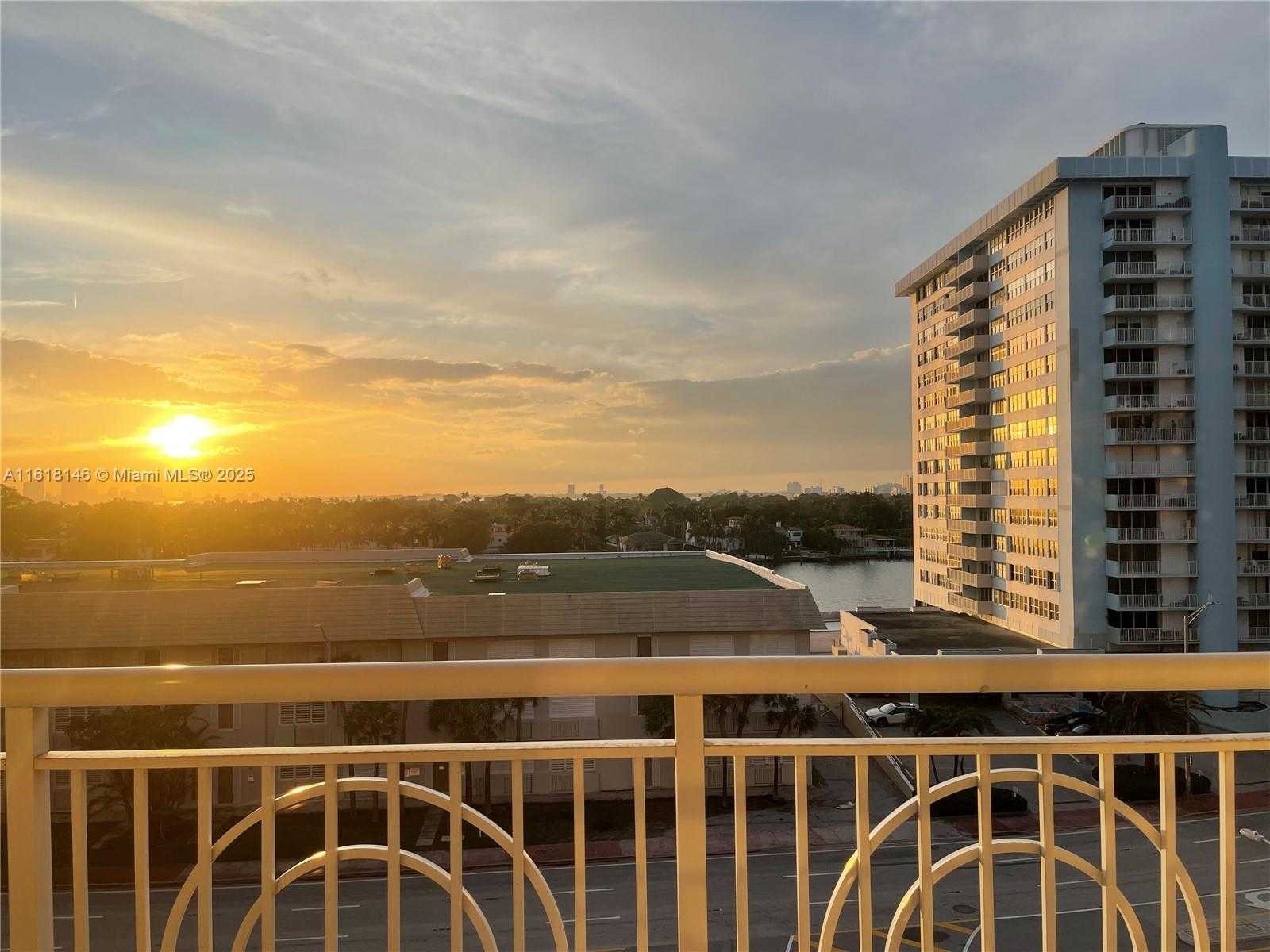 Small Image of 5825 COLLINS AVE #7B, Miami Beach Number 4