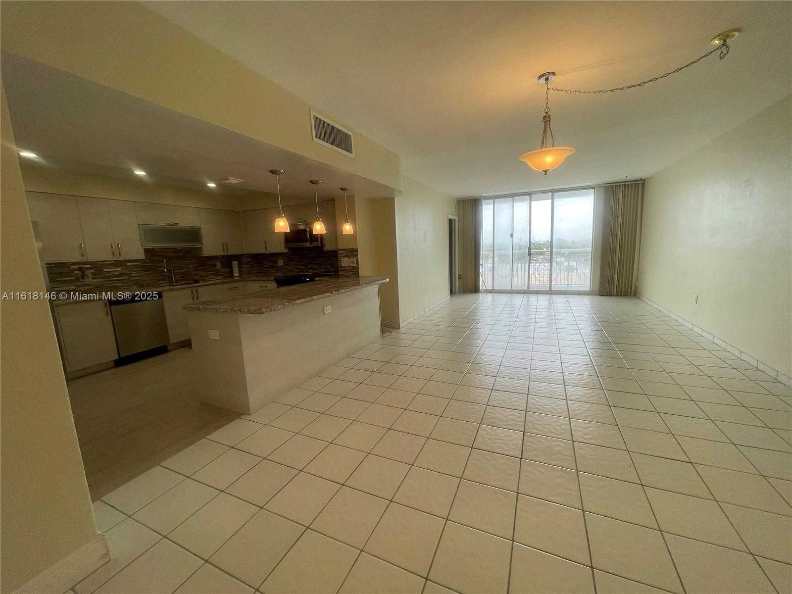 Small Image of 5825 COLLINS AVE #7B, Miami Beach Number 5
