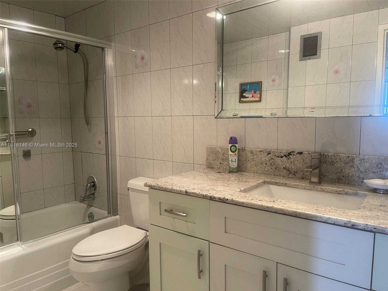 Small Image of 5825 COLLINS AVE #7B, Miami Beach Number 8
