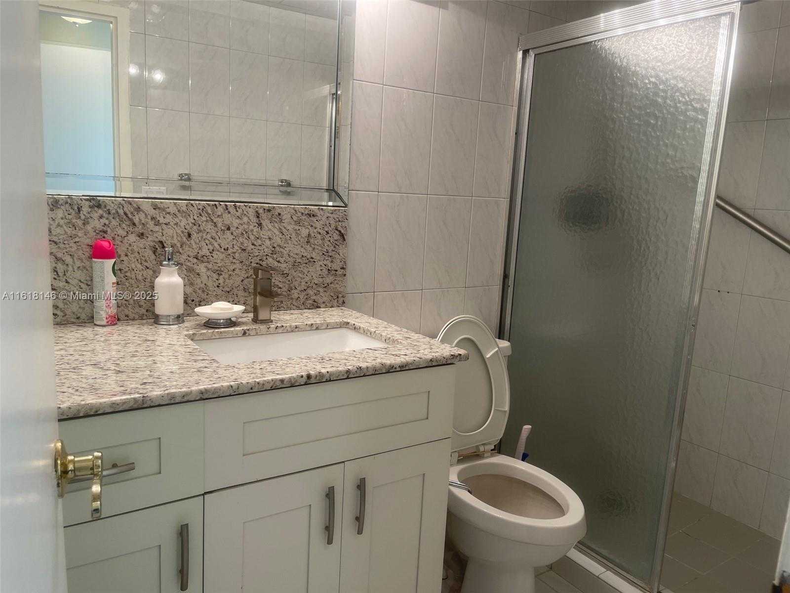 Small Image of 5825 COLLINS AVE #7B, Miami Beach Number 9