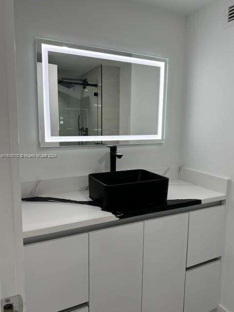 Small Image of 18021 BISCAYNE BLVD #1404, Aventura Number 19