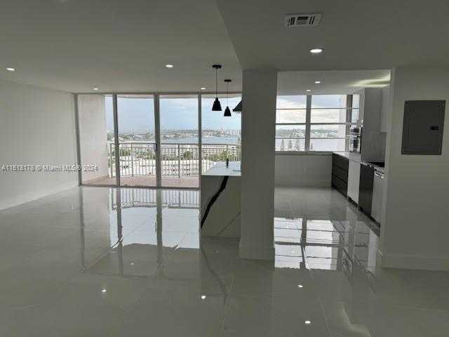 Small Image of 18021 BISCAYNE BLVD #1404, Aventura Number 2