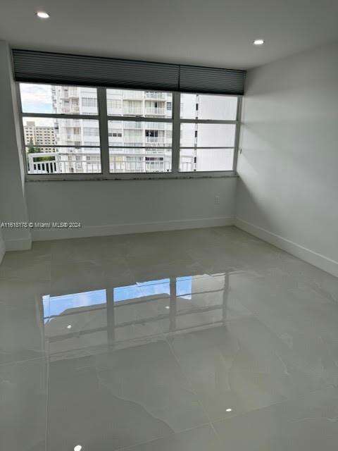 Small Image of 18021 BISCAYNE BLVD #1404, Aventura Number 24