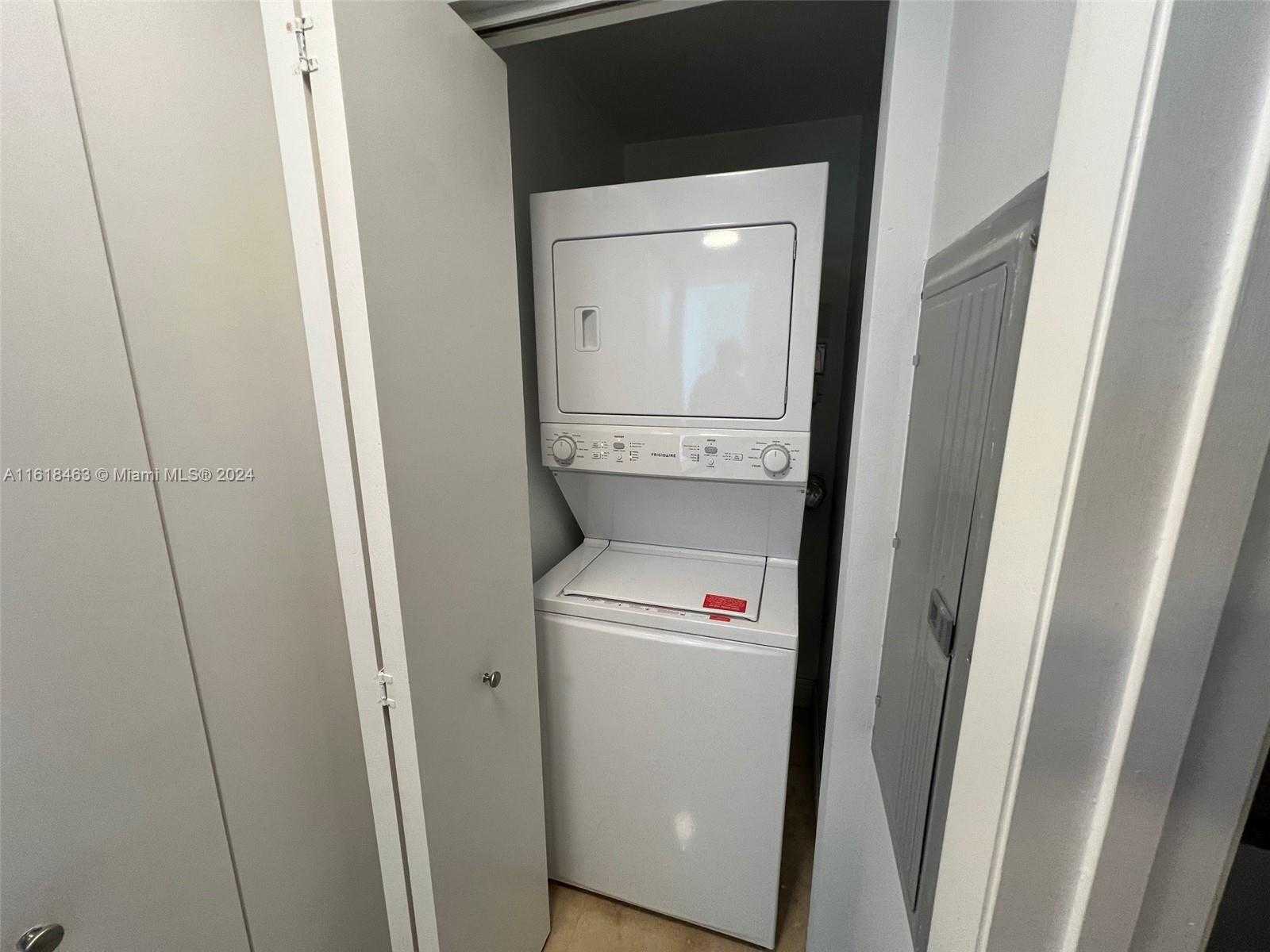 Small Image of 3131 NORTH EAST 188TH ST #1-609, Aventura Number 30