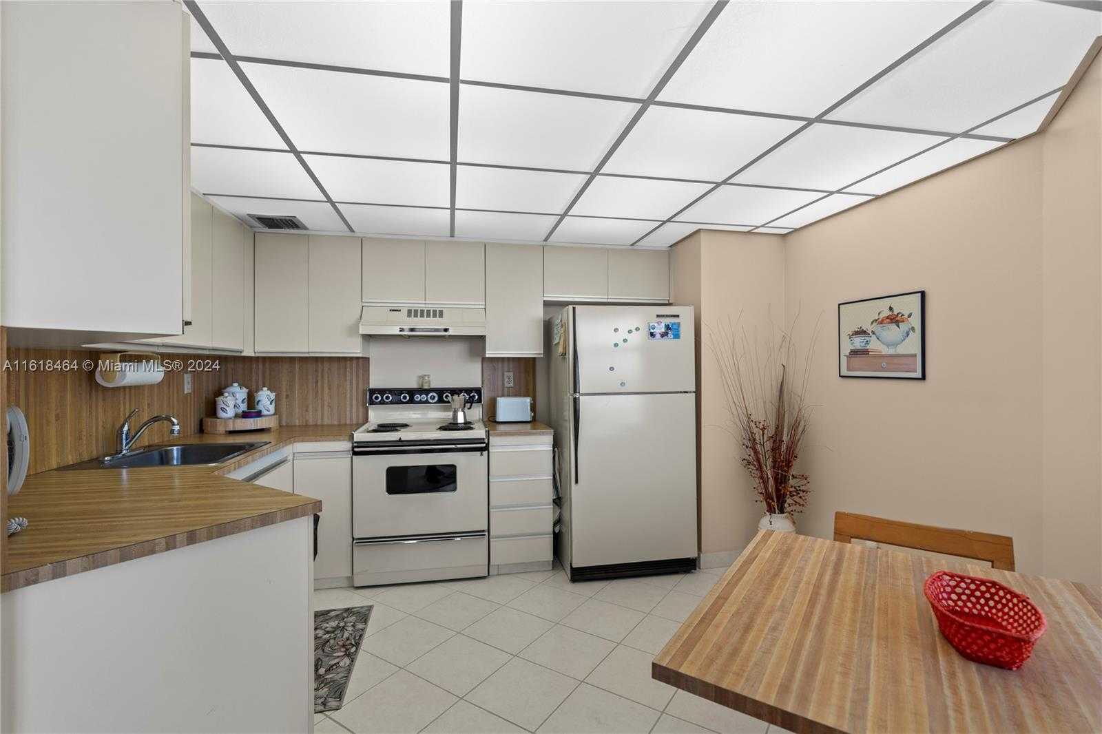 Small Image of 18181 NORTH EAST 31ST CT #2202, Aventura Number 6