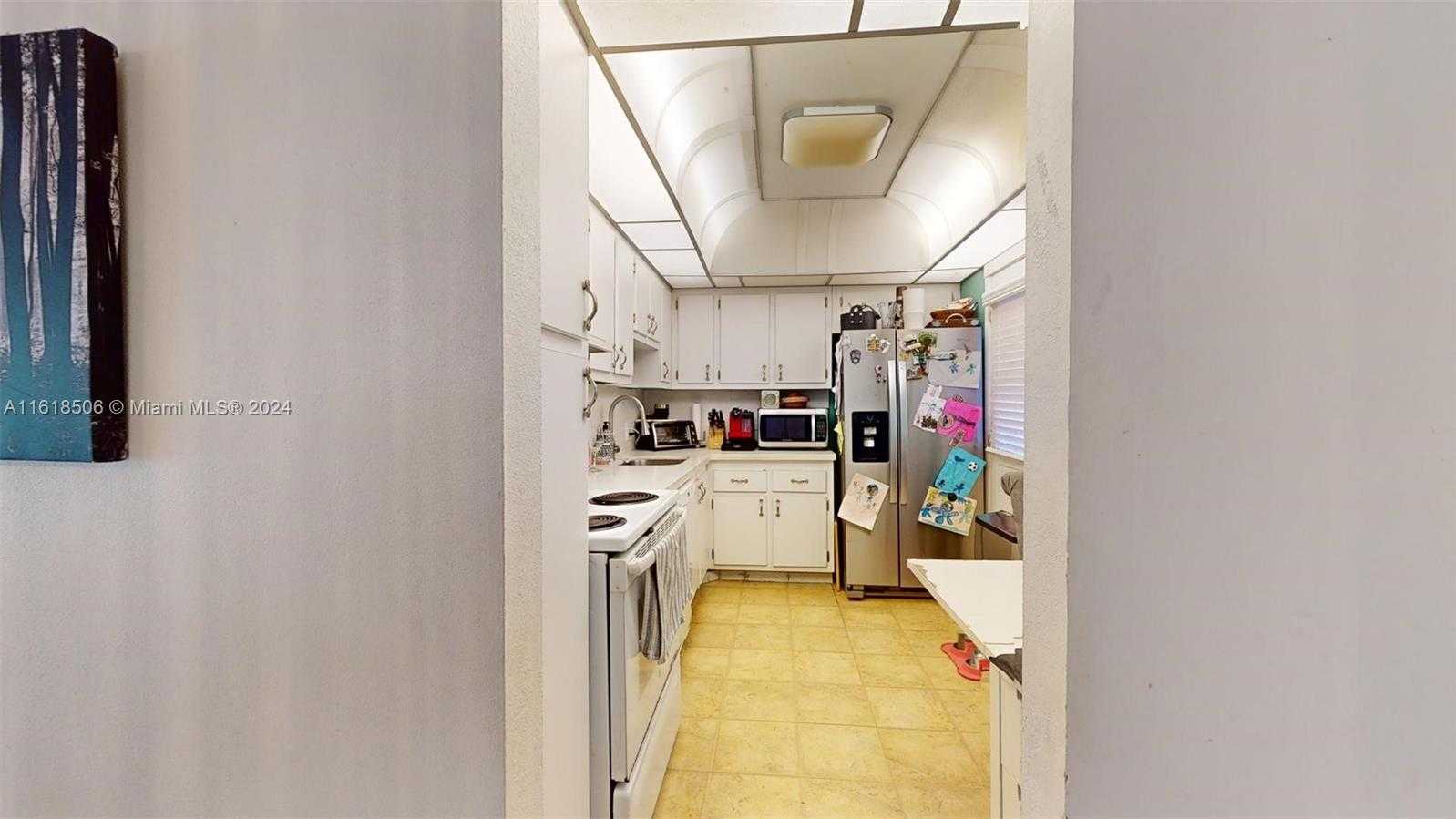 Small Image of 3301 NORTH COUNTRY CLUB DR #205, Aventura Number 18