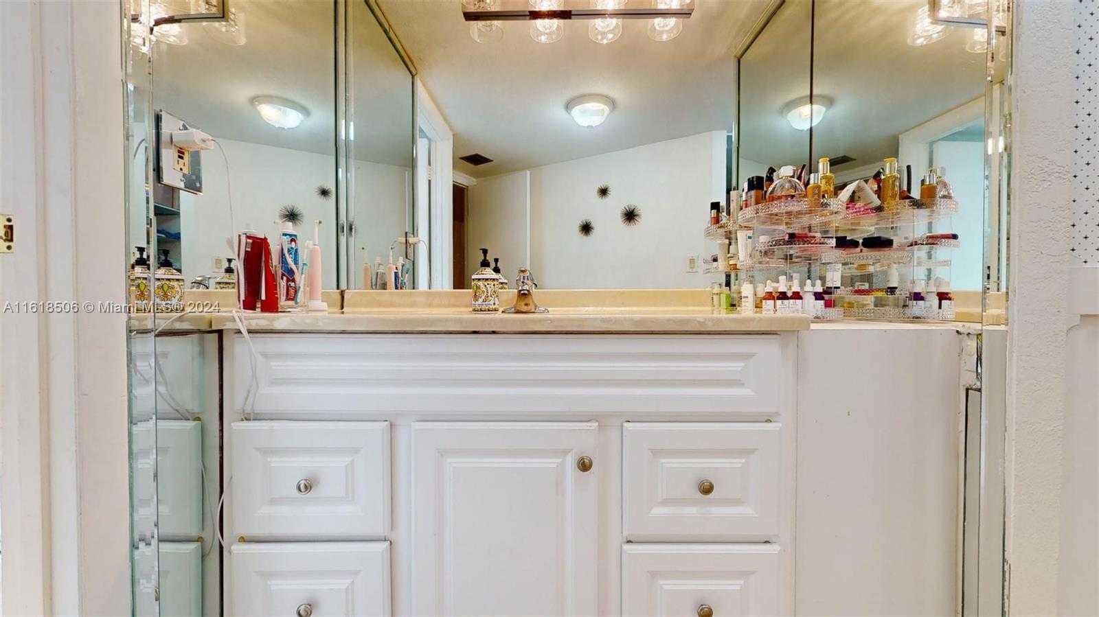 Small Image of 3301 NORTH COUNTRY CLUB DR #205, Aventura Number 41