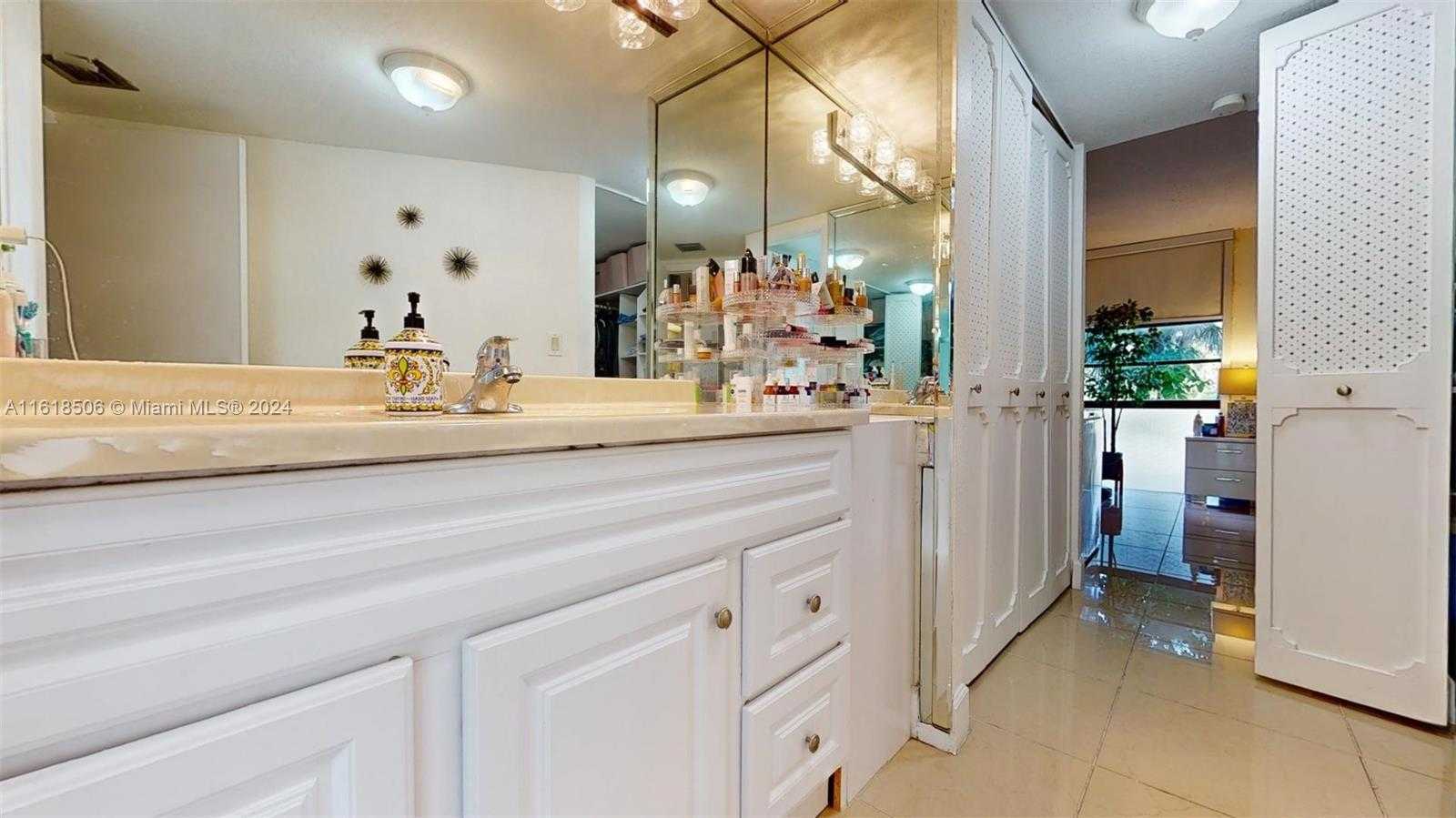 Small Image of 3301 NORTH COUNTRY CLUB DR #205, Aventura Number 42