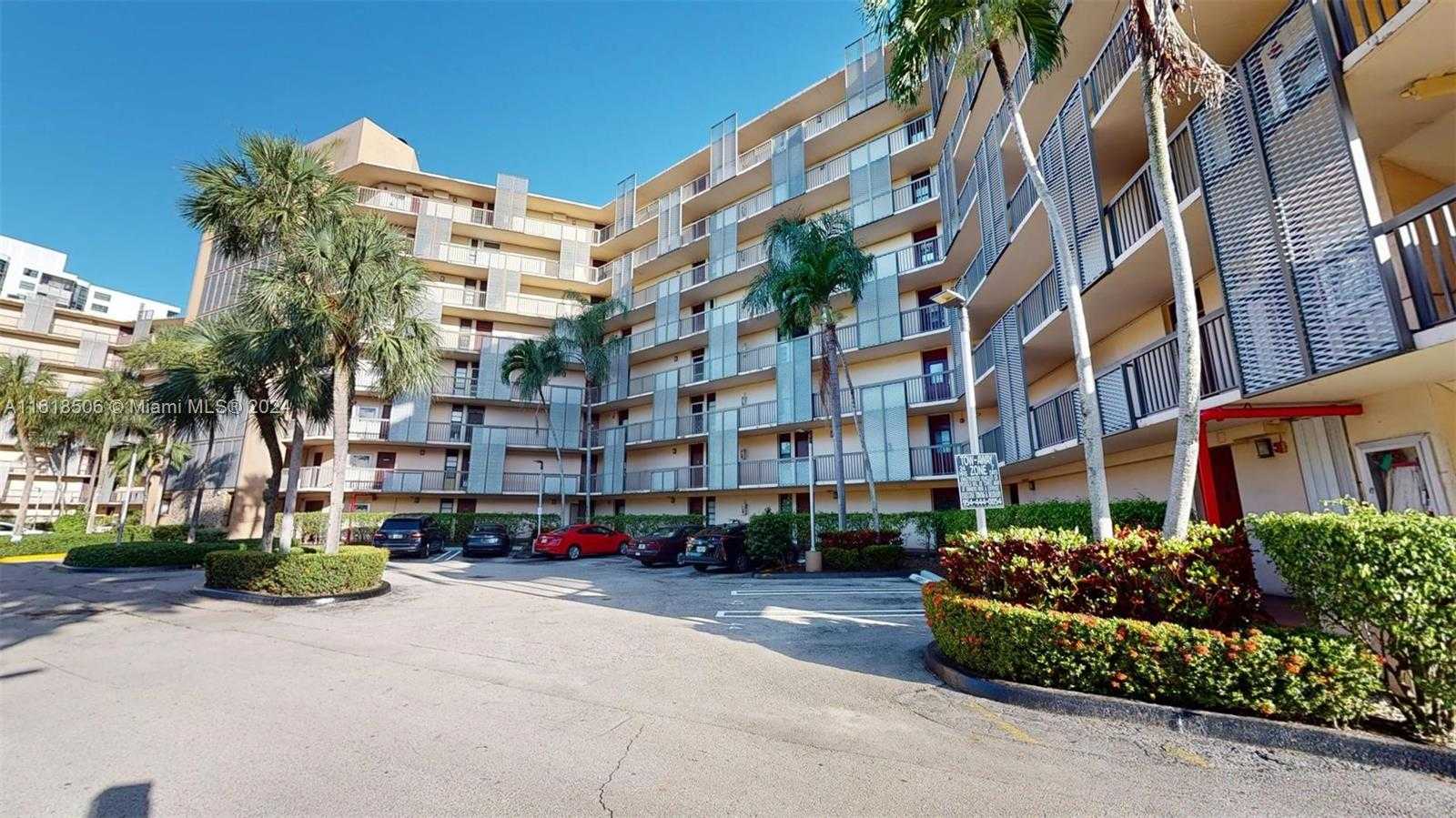 Small Image of 3301 NORTH COUNTRY CLUB DR #205, Aventura Number 46