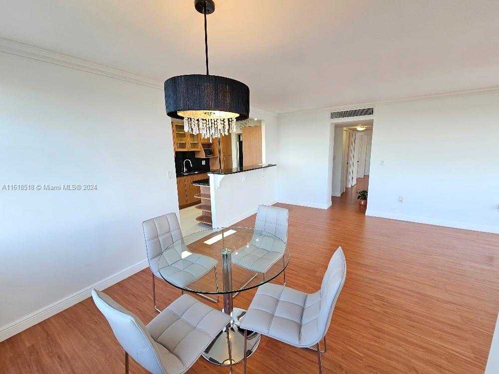 Small Image of 1300 NORTH EAST MIAMI GARDENS DR #706E, Miami Number 2