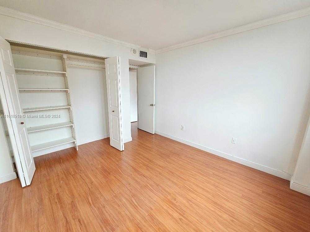 Small Image of 1300 NORTH EAST MIAMI GARDENS DR #706E, Miami Number 24