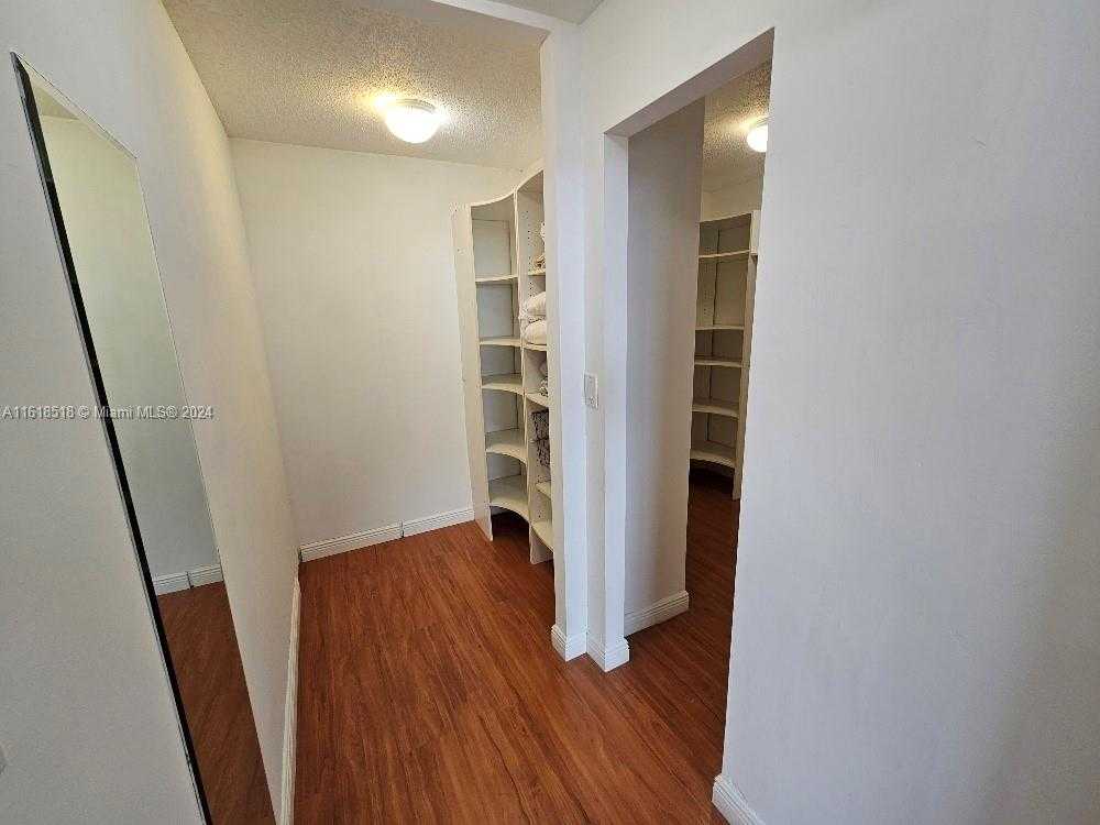 Small Image of 1300 NORTH EAST MIAMI GARDENS DR #706E, Miami Number 26