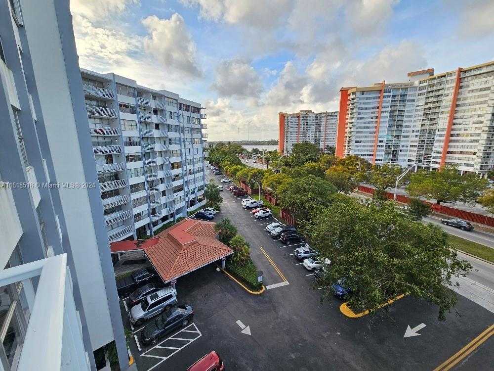 Small Image of 1300 NORTH EAST MIAMI GARDENS DR #706E, Miami Number 27