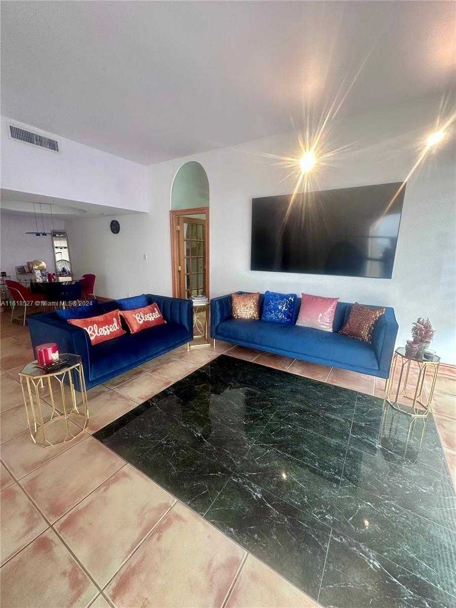 Small Image of 20301 WEST COUNTRY CLUB DR #PH22, Aventura Number 14