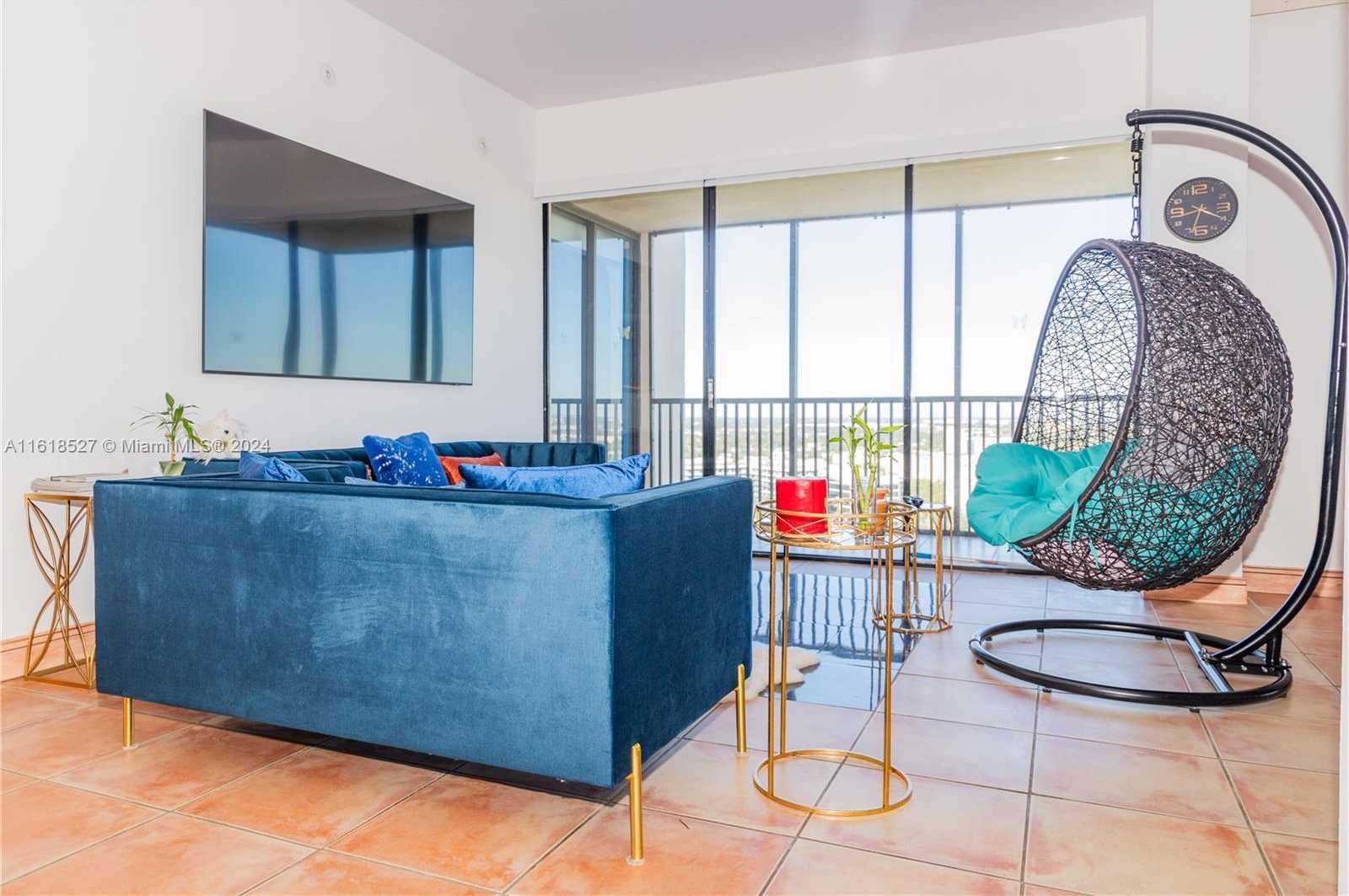 Small Image of 20301 WEST COUNTRY CLUB DR #PH22, Aventura Number 2