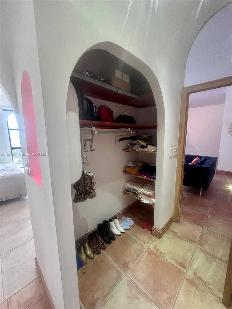 Small Image of 20301 WEST COUNTRY CLUB DR #PH22, Aventura Number 23
