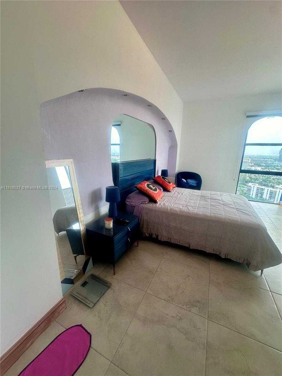 Small Image of 20301 WEST COUNTRY CLUB DR #PH22, Aventura Number 24