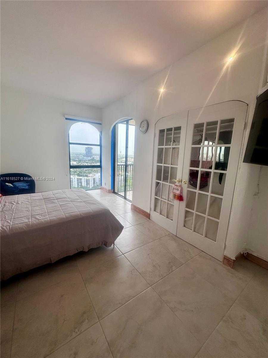 Small Image of 20301 WEST COUNTRY CLUB DR #PH22, Aventura Number 25