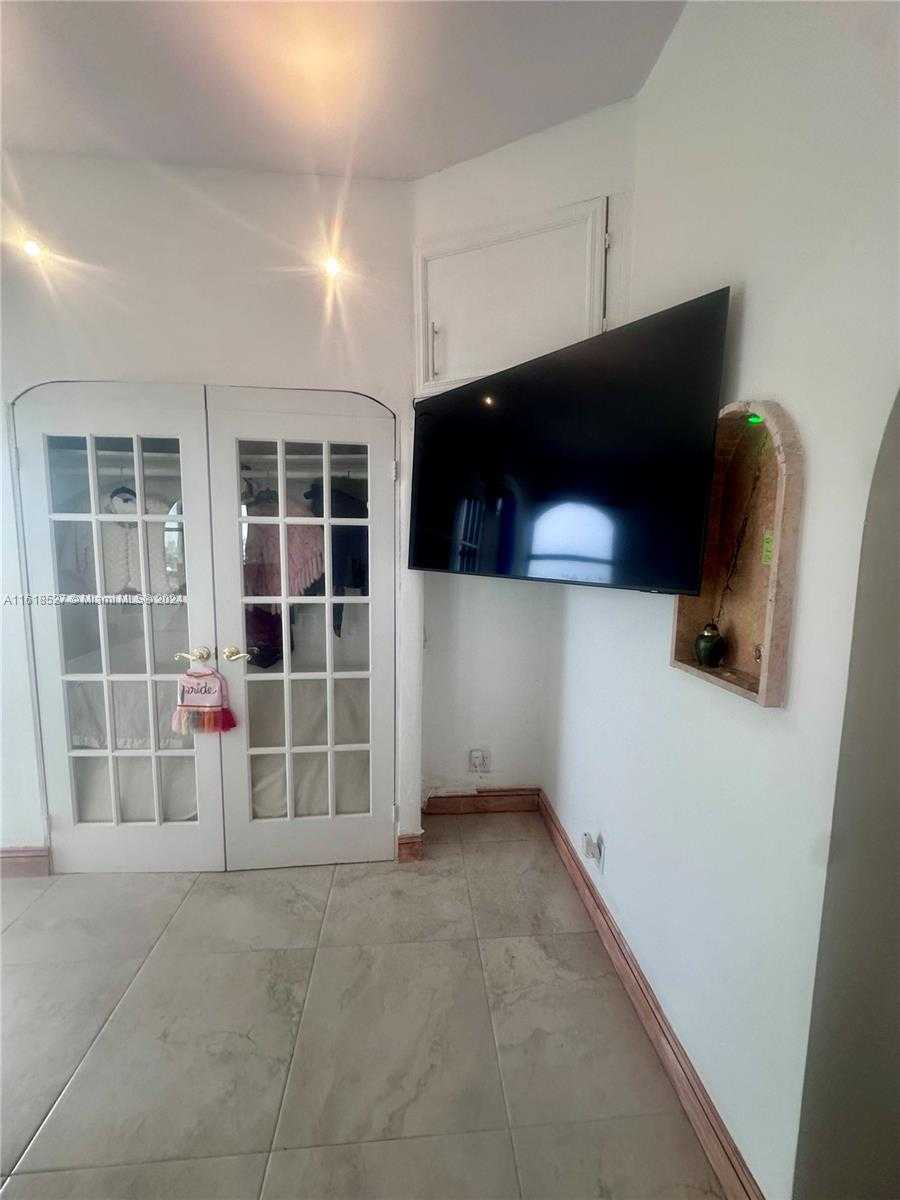 Small Image of 20301 WEST COUNTRY CLUB DR #PH22, Aventura Number 26