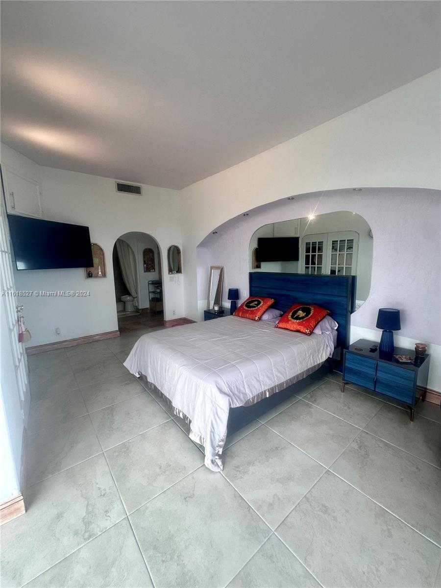 Small Image of 20301 WEST COUNTRY CLUB DR #PH22, Aventura Number 28